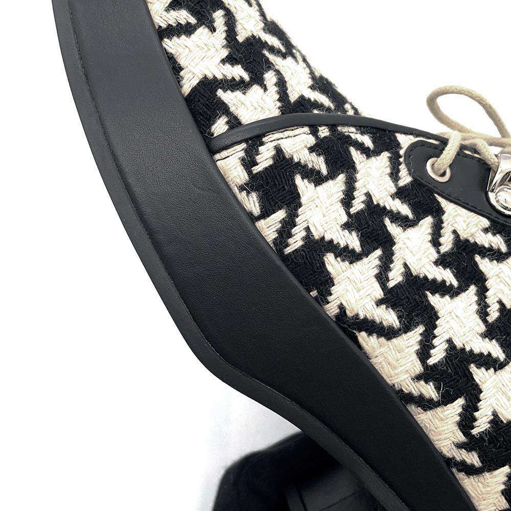 GUCCI Houndstooth Boots White/Black 591039 Wool Boa Size 37