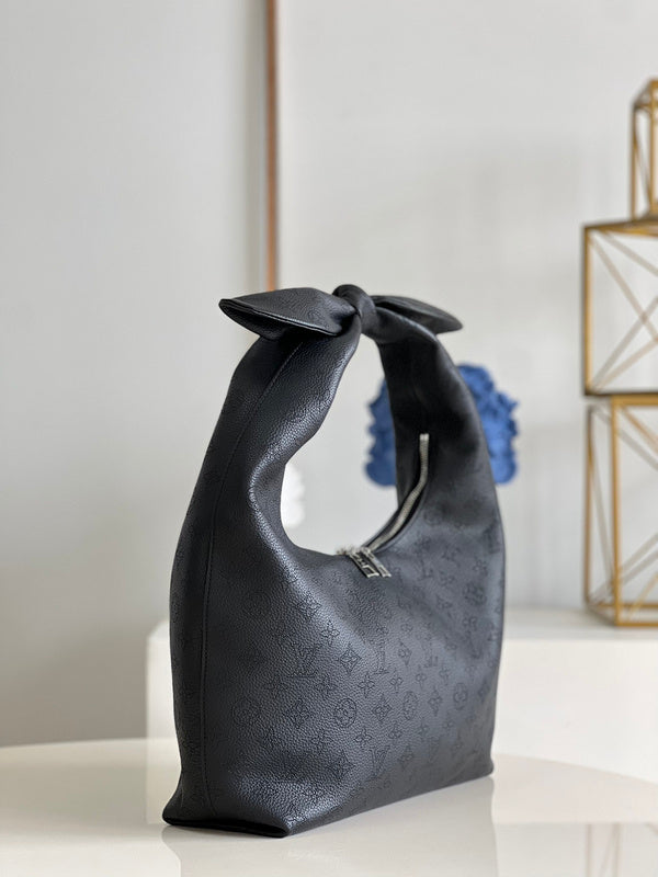 Alice Bags- Louis Vuittons  - 16362