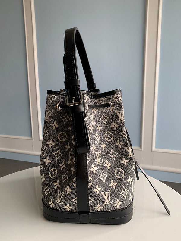 Alice Bags- Louis Vuittons  - 16100