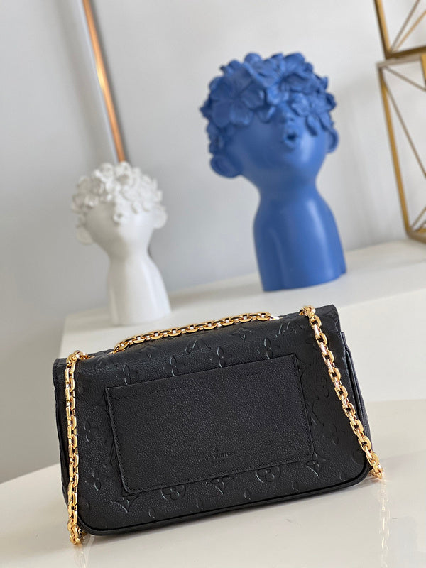 Alice Bags- Louis Vuittons  - 16469