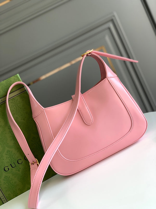 Gucci   Luxury Bags  1042