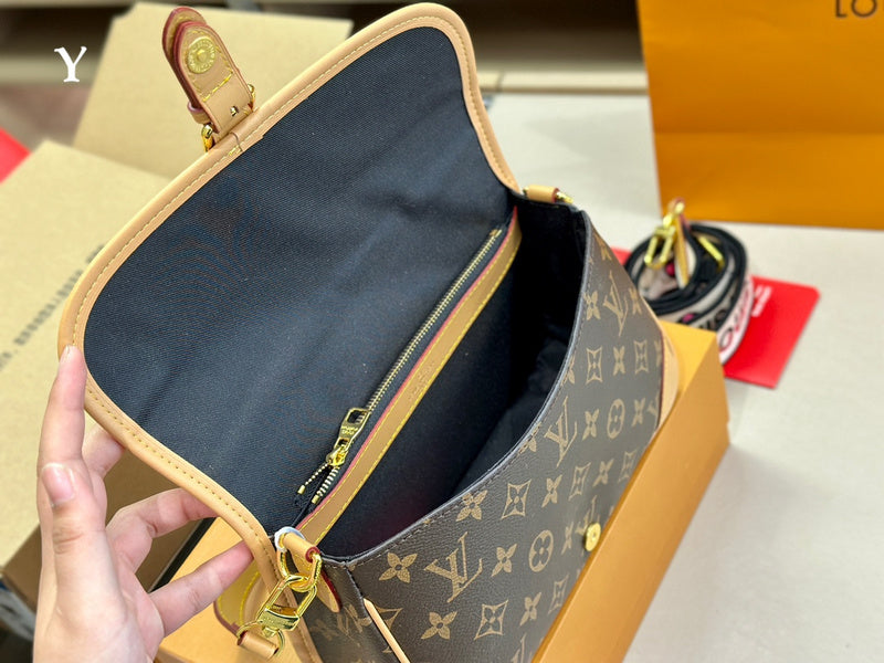 Alice bags - Louis Vuittons  - 15093