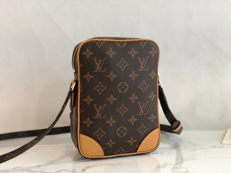 Alice Bags- Louis Vuittons  - 16063