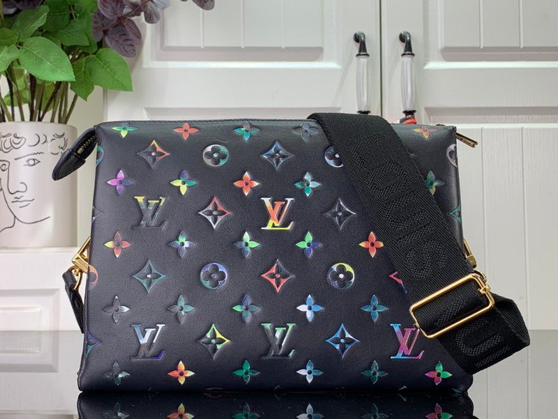 Alice Bags- Louis Vuittons  - 16371