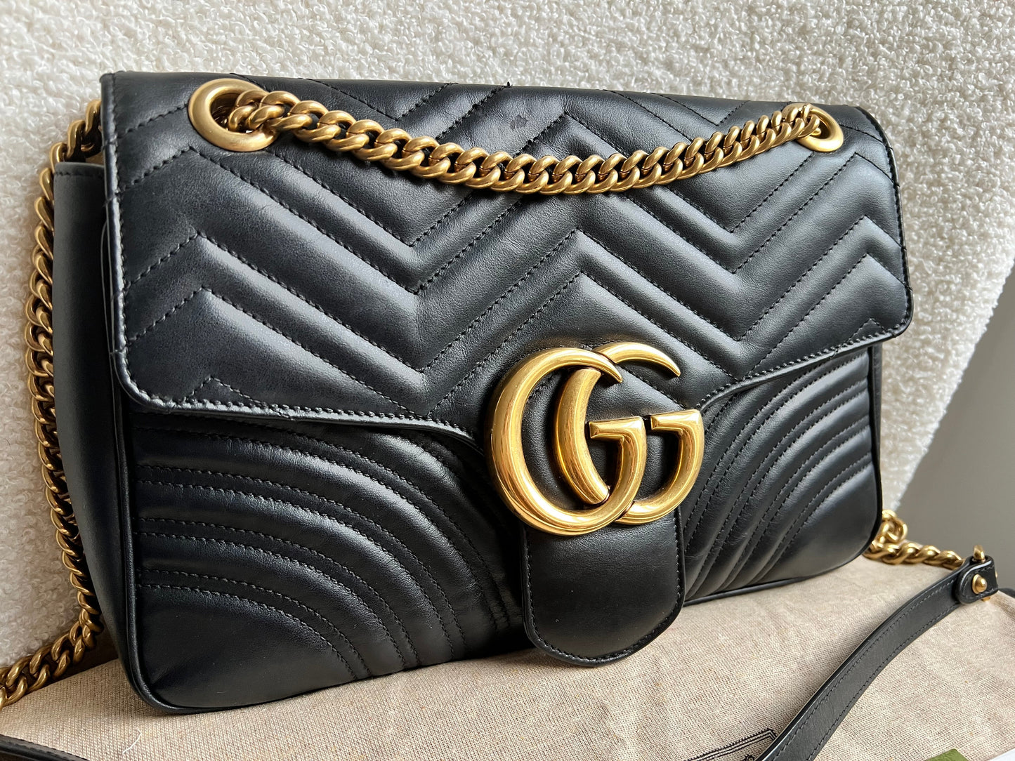 Gucci GG Black Marmont Medium Shoulder Bag (RRP £2,340)