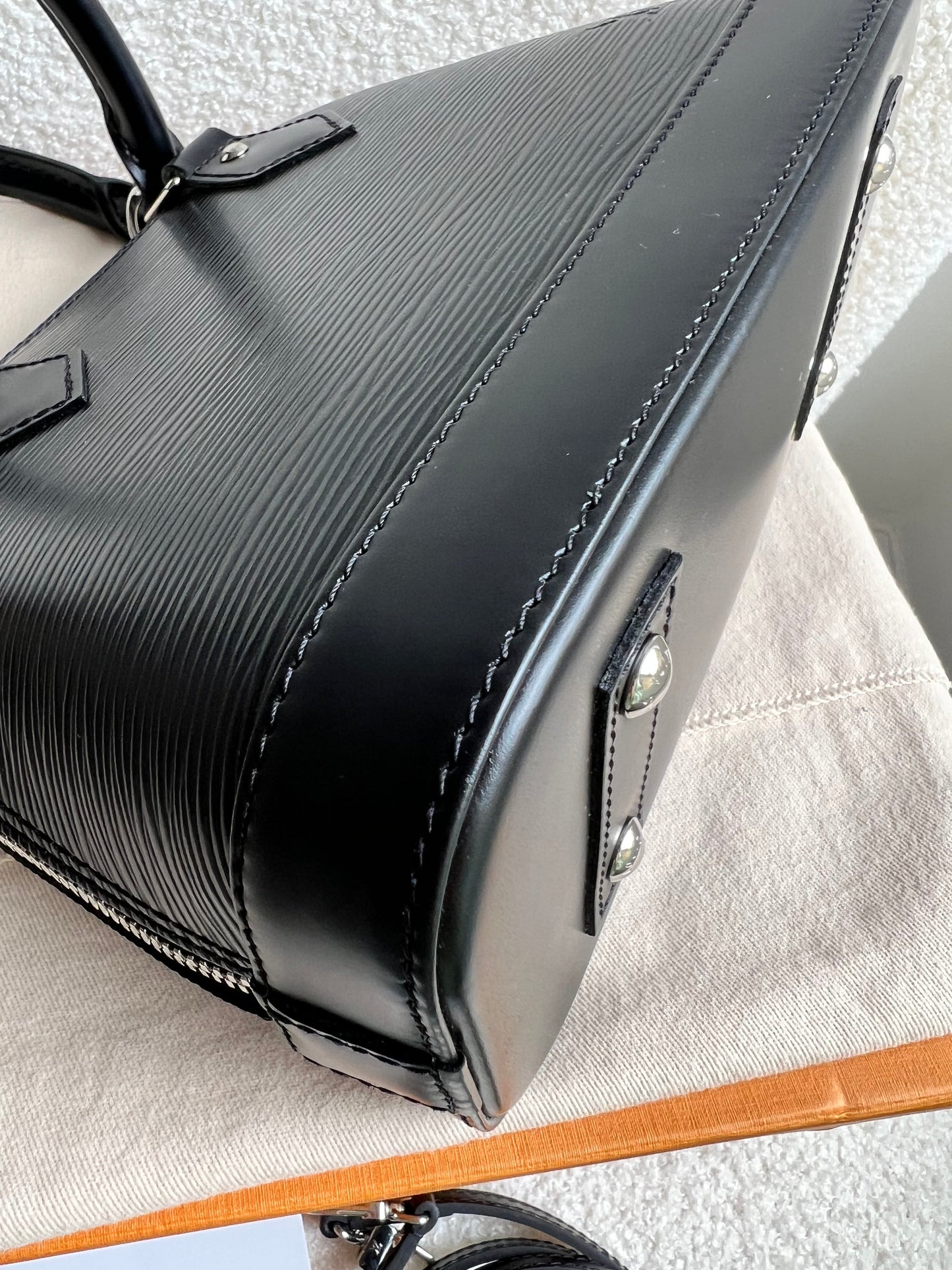 Louis Vuitton Alma BB Black Epi