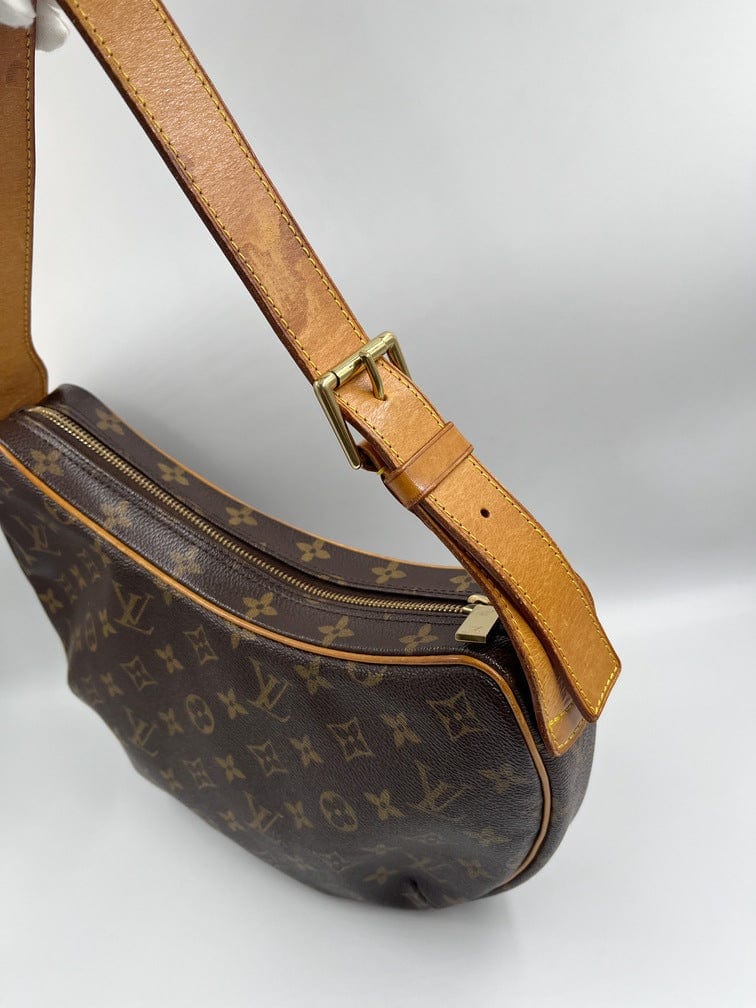 Louis Vuitton Croissant MM