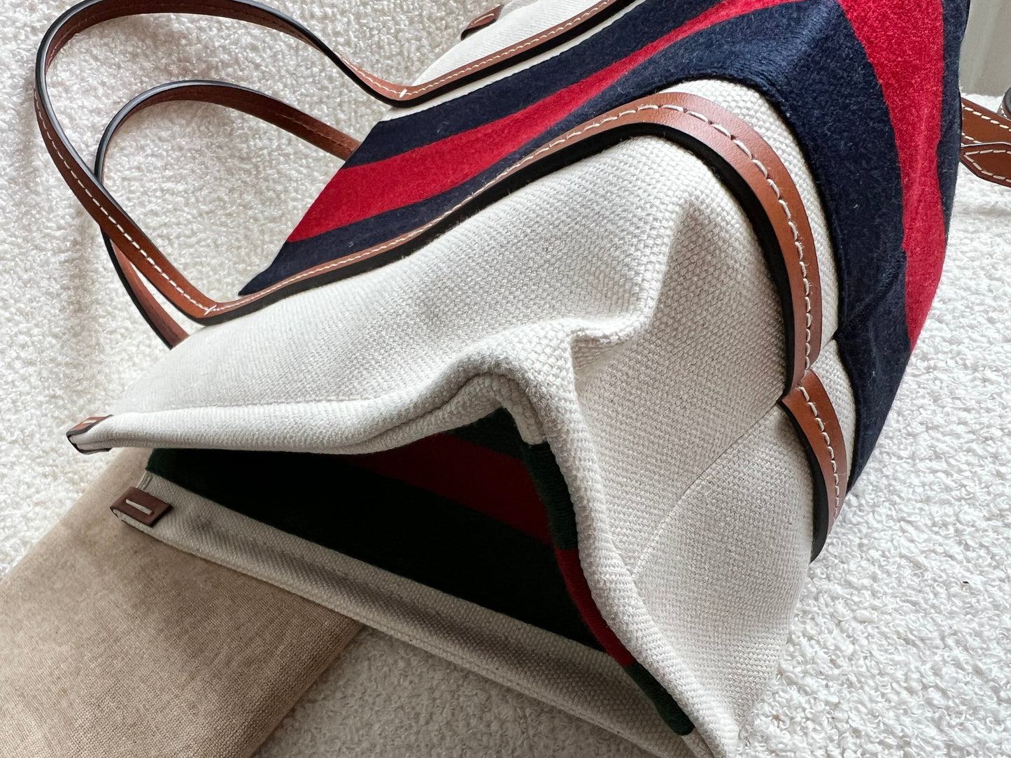 Gucci Small Interlocking GG Tote Bag (£1220)