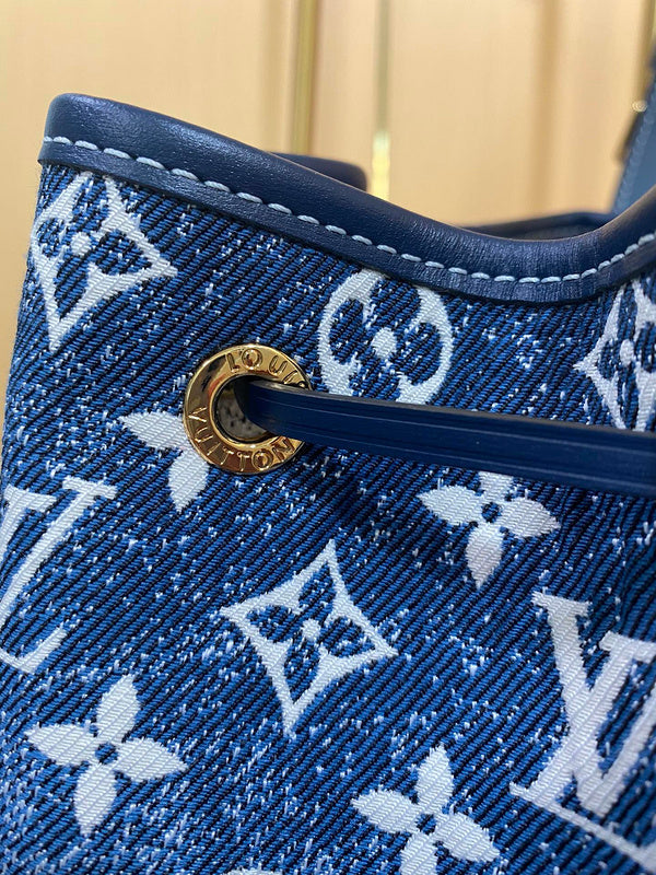 Alice Bags- Louis Vuittons  - 16718