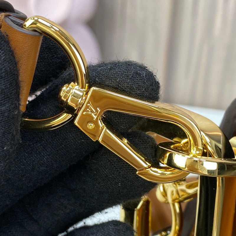 Alice Bags- Louis Vuittons  - 16109