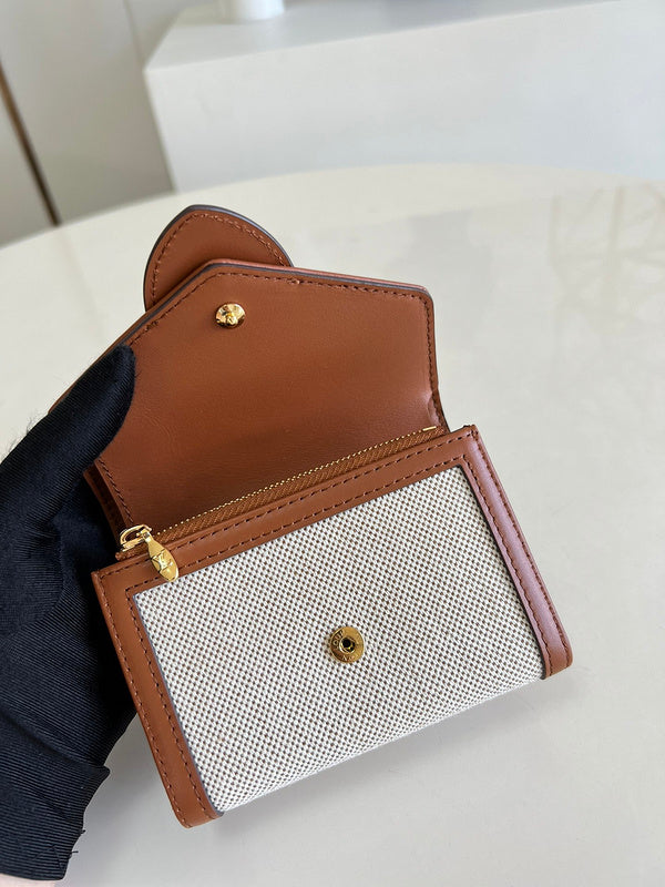 Alice Bags- Louis Vuittons  - 16542