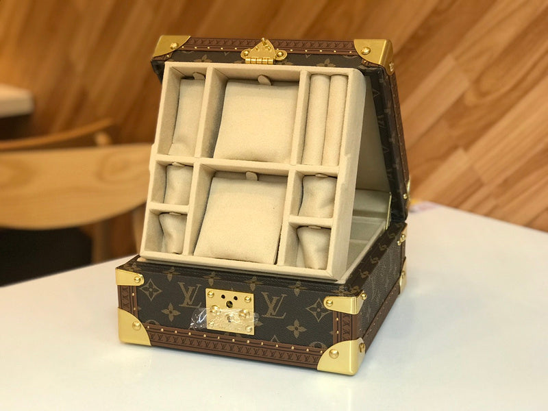 Alice Bags- Louis Vuittons  - 16207