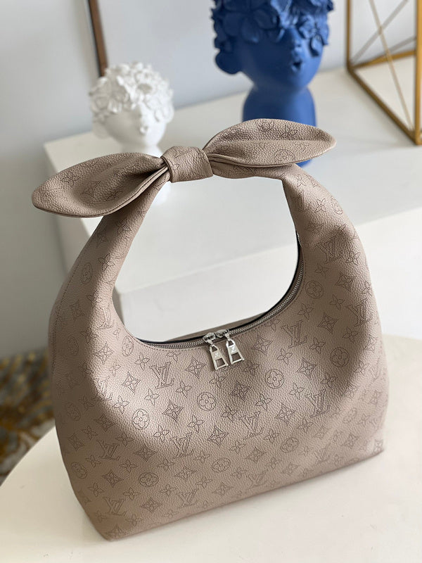 Alice Bags- Louis Vuittons  - 16363