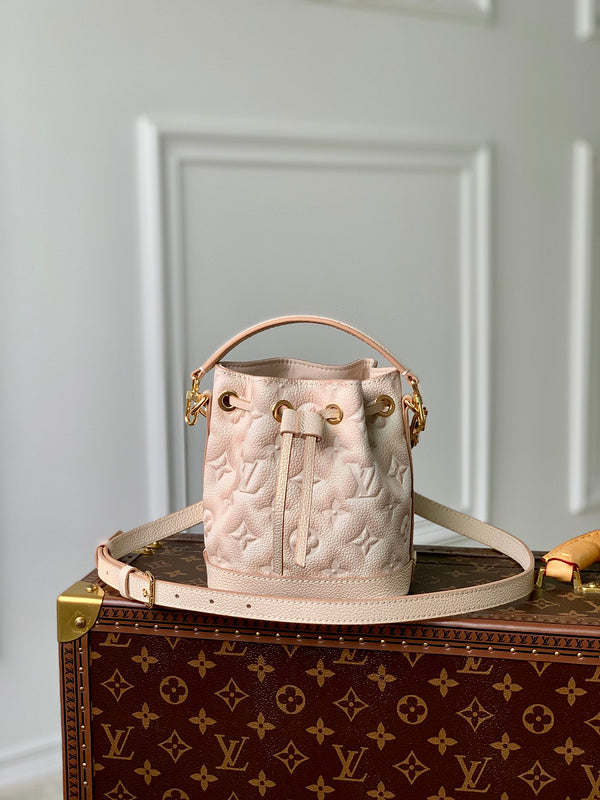 Alice Bags- Louis Vuittons  - 16483