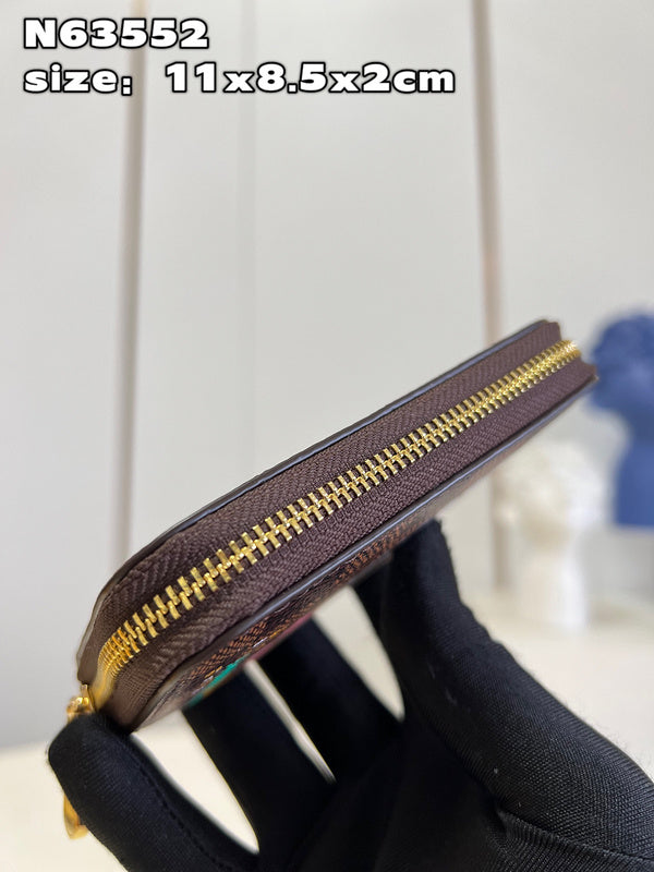Alice Bags- Louis Vuittons  - 16038