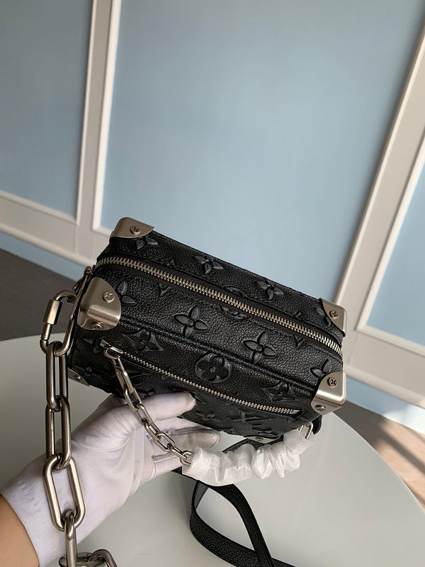 Alice Bags- Louis Vuittons  - 16097