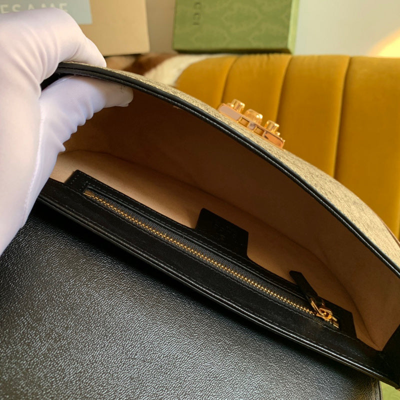 Gucci   Luxury Bags  1027
