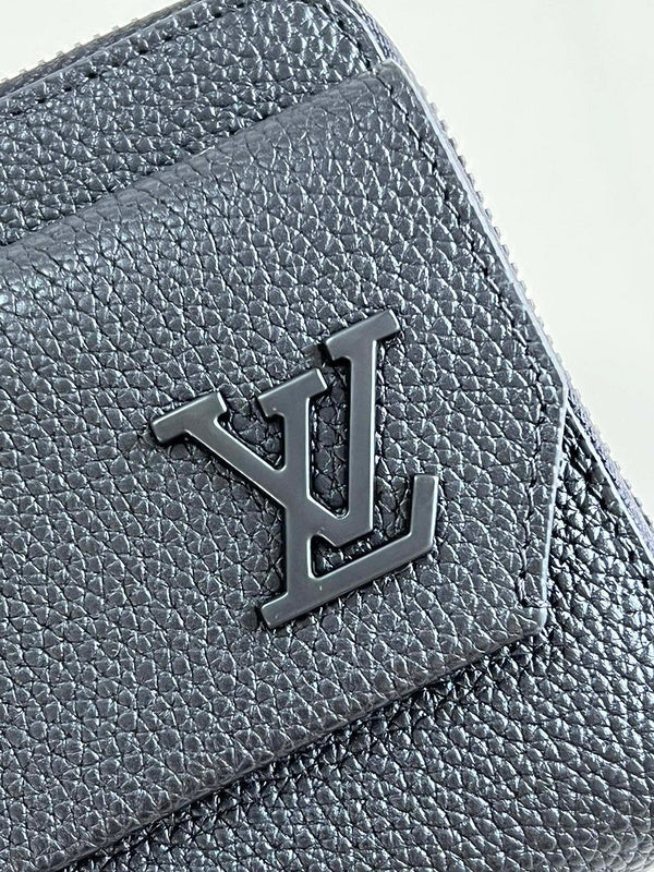 Alice Bags- Louis Vuittons  - 16546