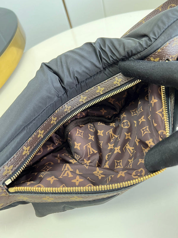 Alice Bags- Louis Vuittons  - 16106