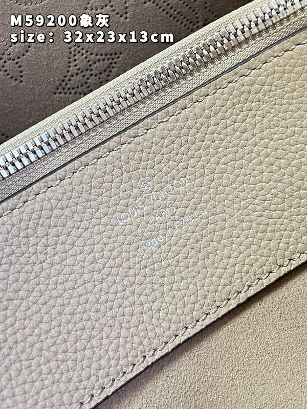 Alice Bags- Louis Vuittons  - 16059