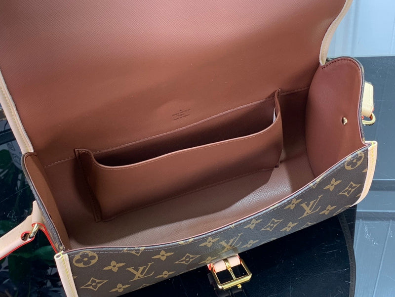 Alice Bags- Louis Vuittons  - 16218