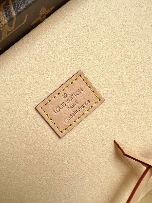 Alice Bags- Louis Vuittons  - 16225