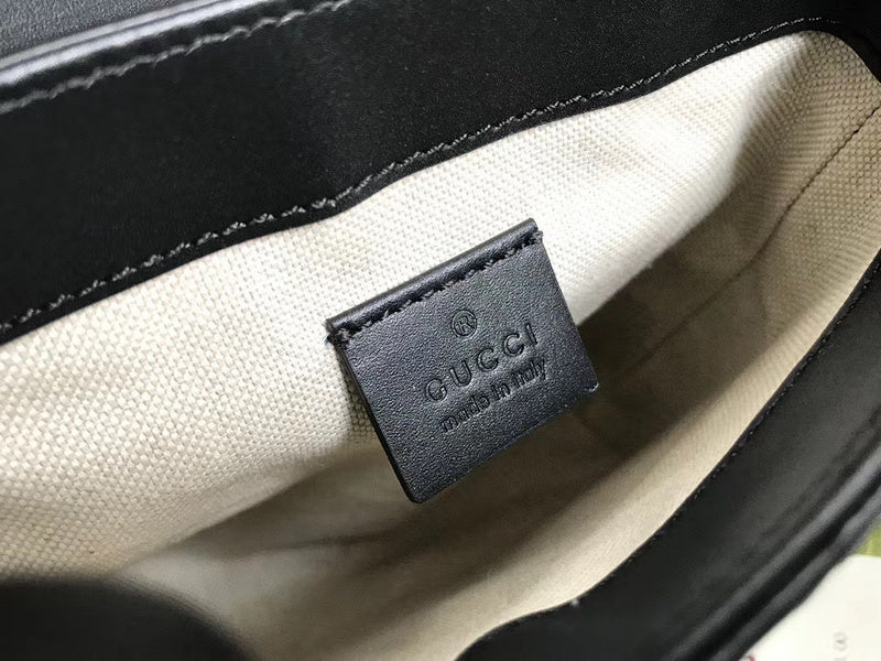 Gucci   Luxury Bags  1054