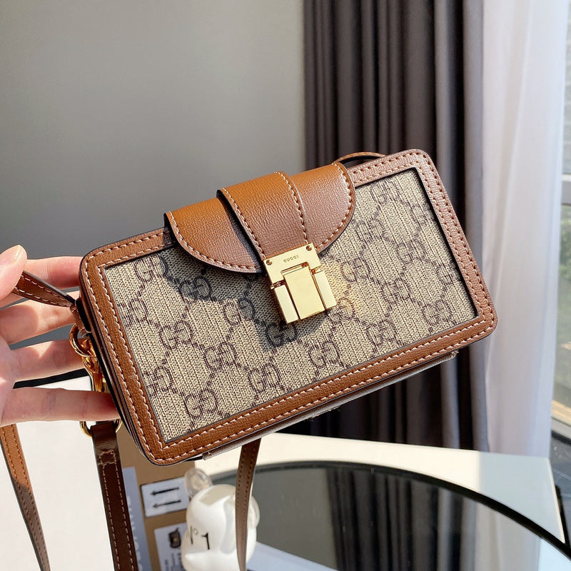 Gucci   Luxury Bags  1376