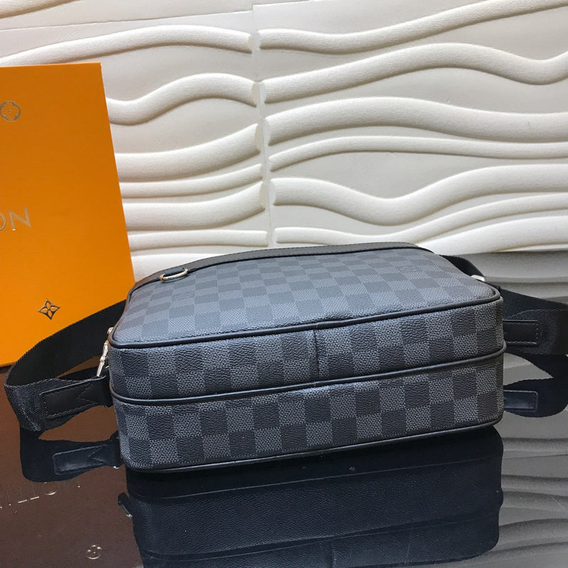 Alice Bags- Louis Vuittons  - 16556