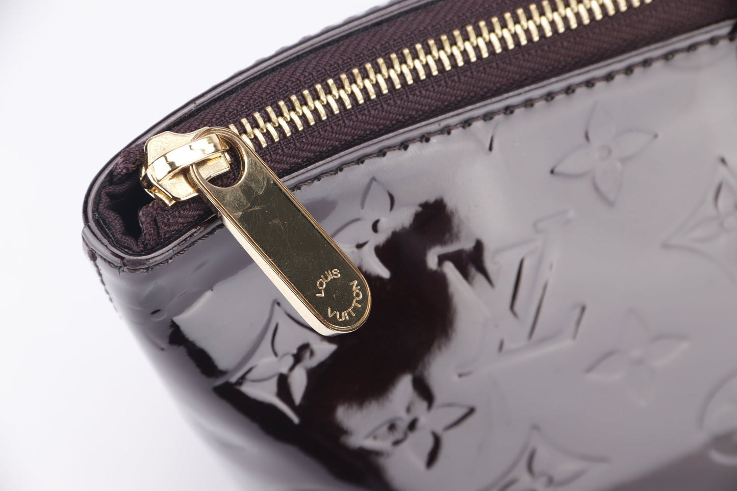 LOUIS VUITTON BELLEVUE TOTE BAG (FL0110), PM SIZE, AMARANTE MONOGRAM VERNIS, WITH DUST COVER