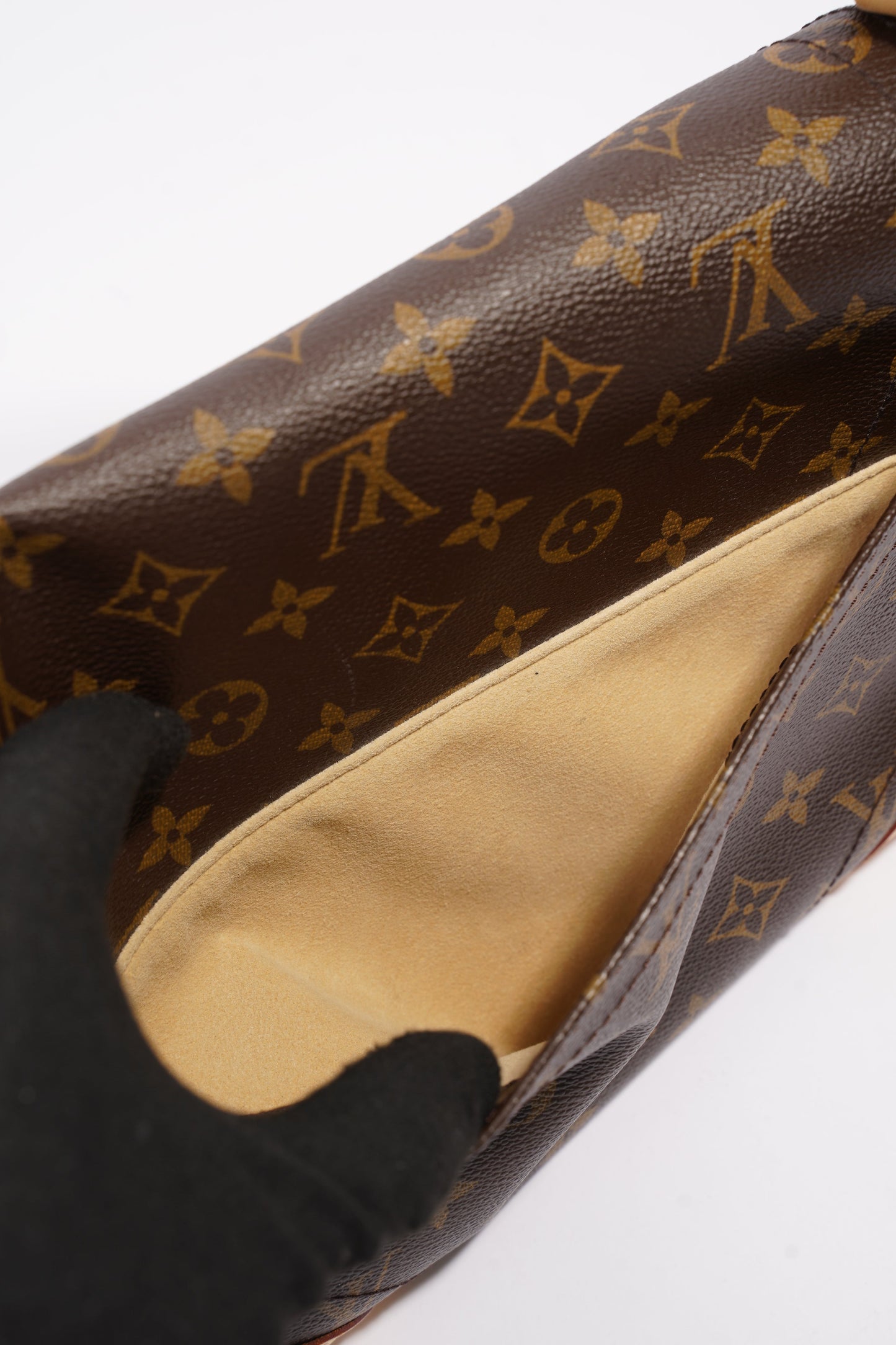 Louis Vuitton Beverly Monogram Coated Canvas MM