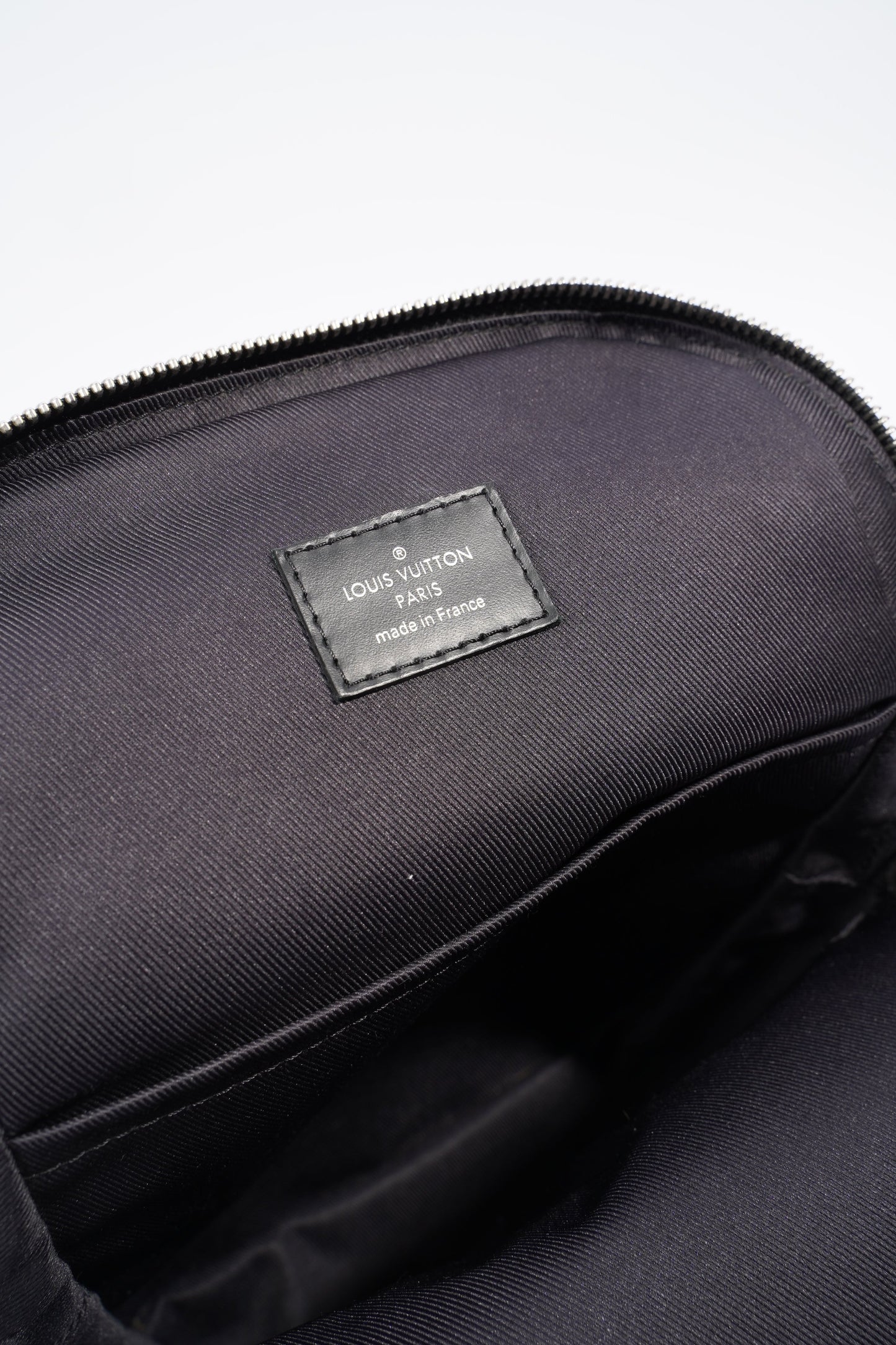 Louis Vuitton Avenue Sling Bag Damier Graphite / Black Coated Canvas