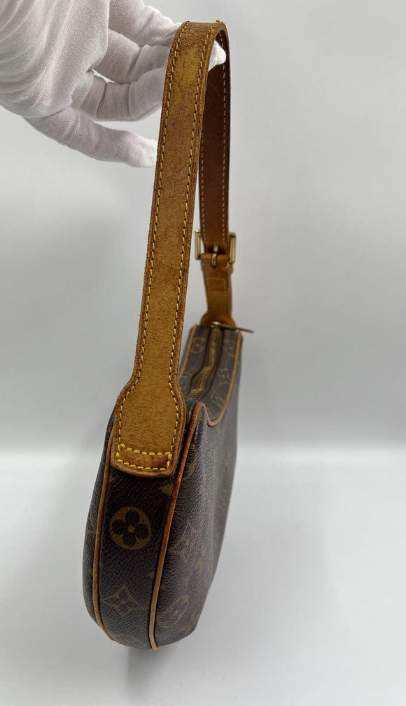 Louis Vuitton Croissant PM
