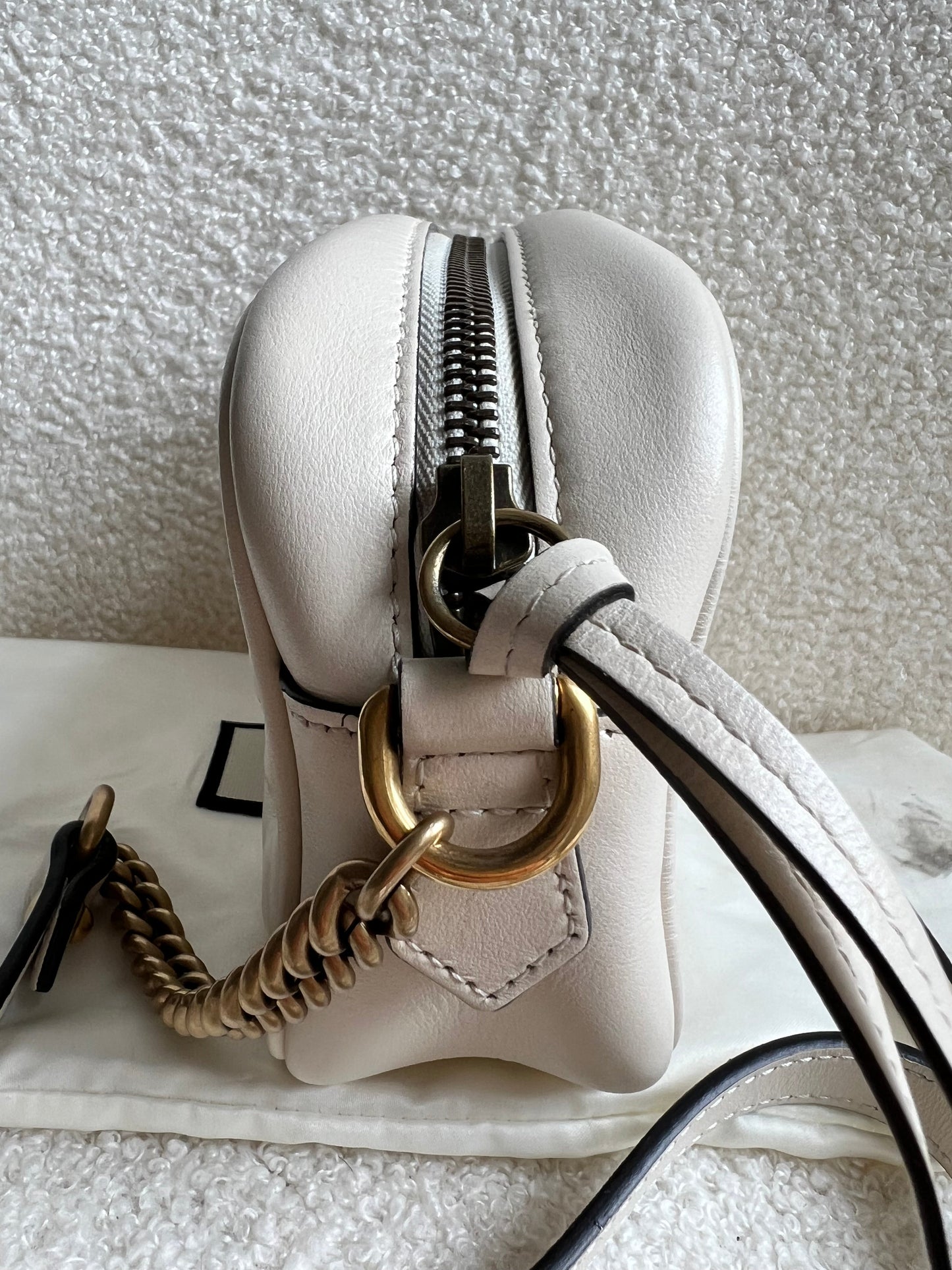 Gucci GG White Marmont Mini Shoulder Bag (RRP £1,160)