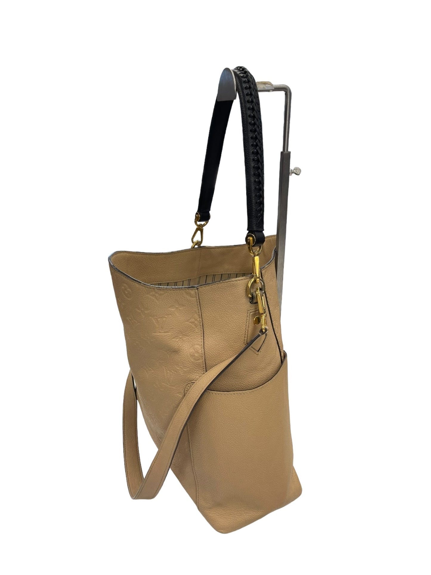 HandBag Luxury Designer By Louis Vuitton, Size: Large