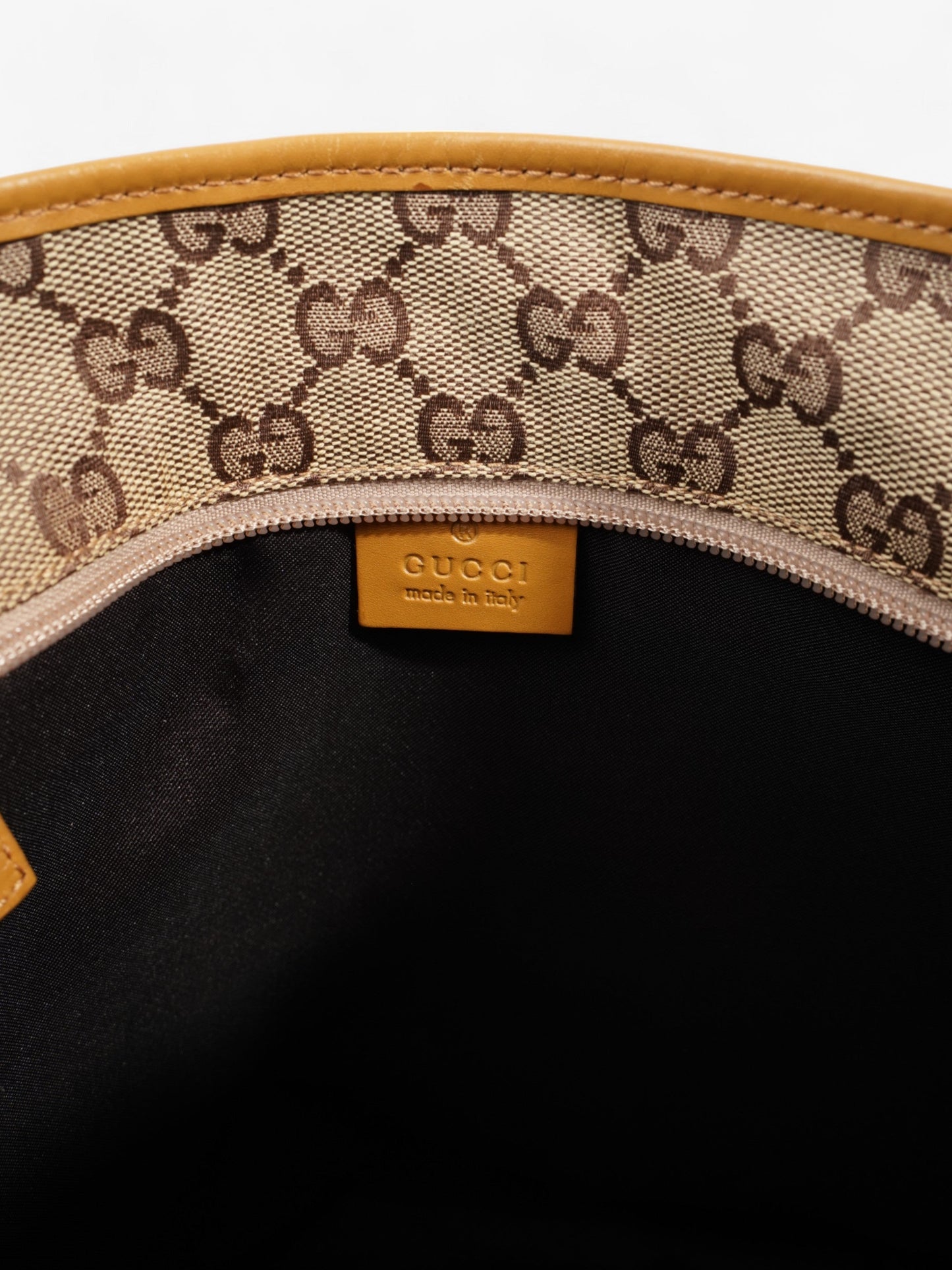Gucci GG Canvas Tote Monogram / Red Canvas