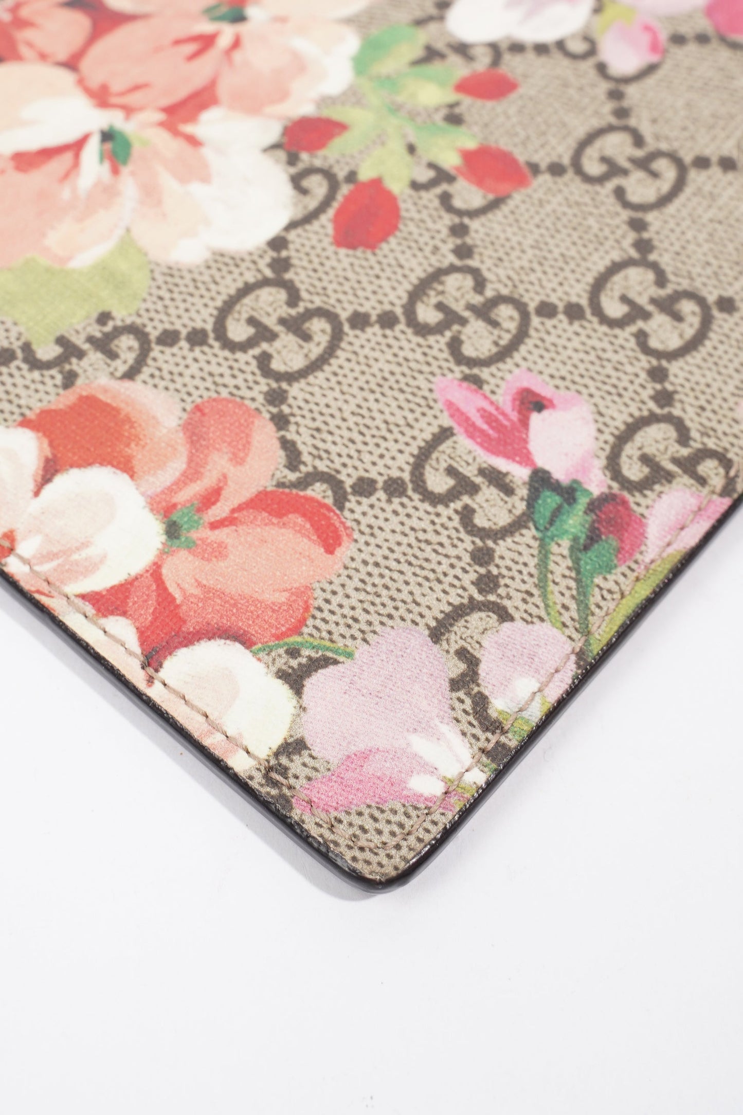 Gucci Bloom Pouch Supreme / Floral Coated Canvas