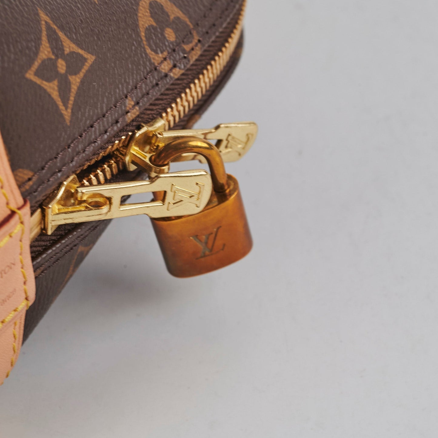 Louis Vuitton Alma BB Monogram