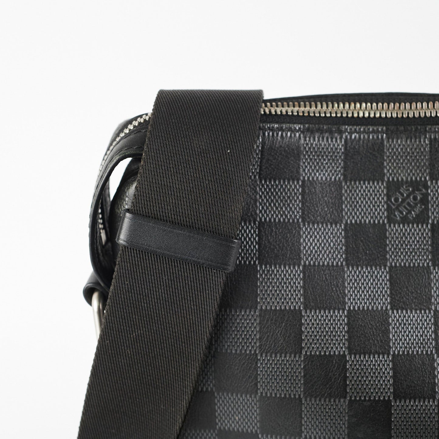 Louis Vuitton Discovery Messenger Damier BB