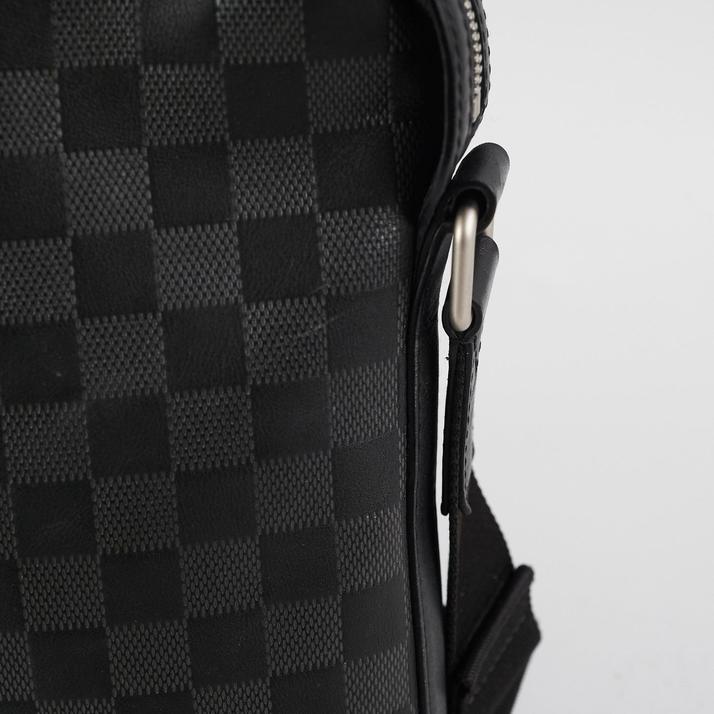 Louis Vuitton Discovery Messenger Damier BB