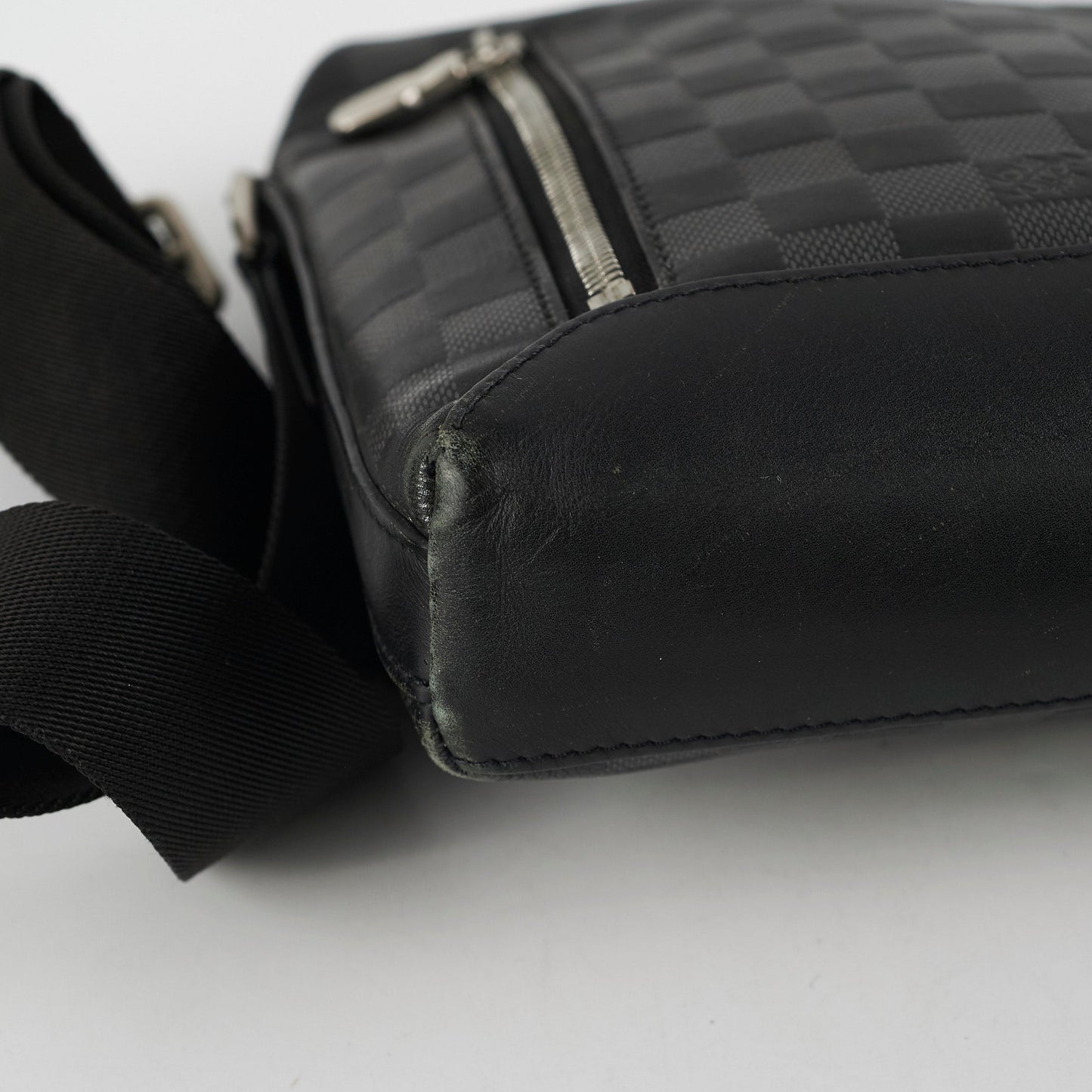 Louis Vuitton Discovery Messenger Damier BB
