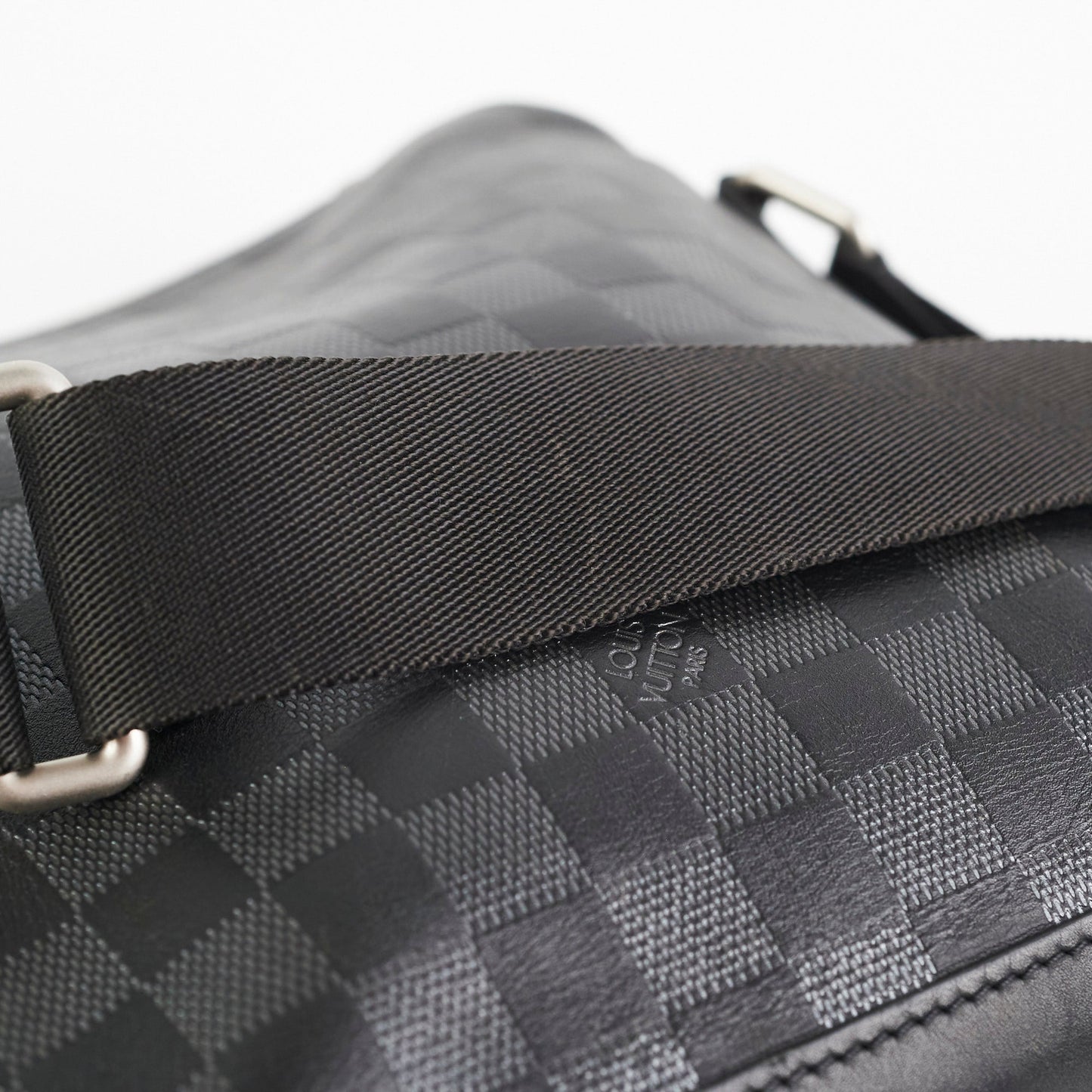 Louis Vuitton Discovery Messenger Damier BB