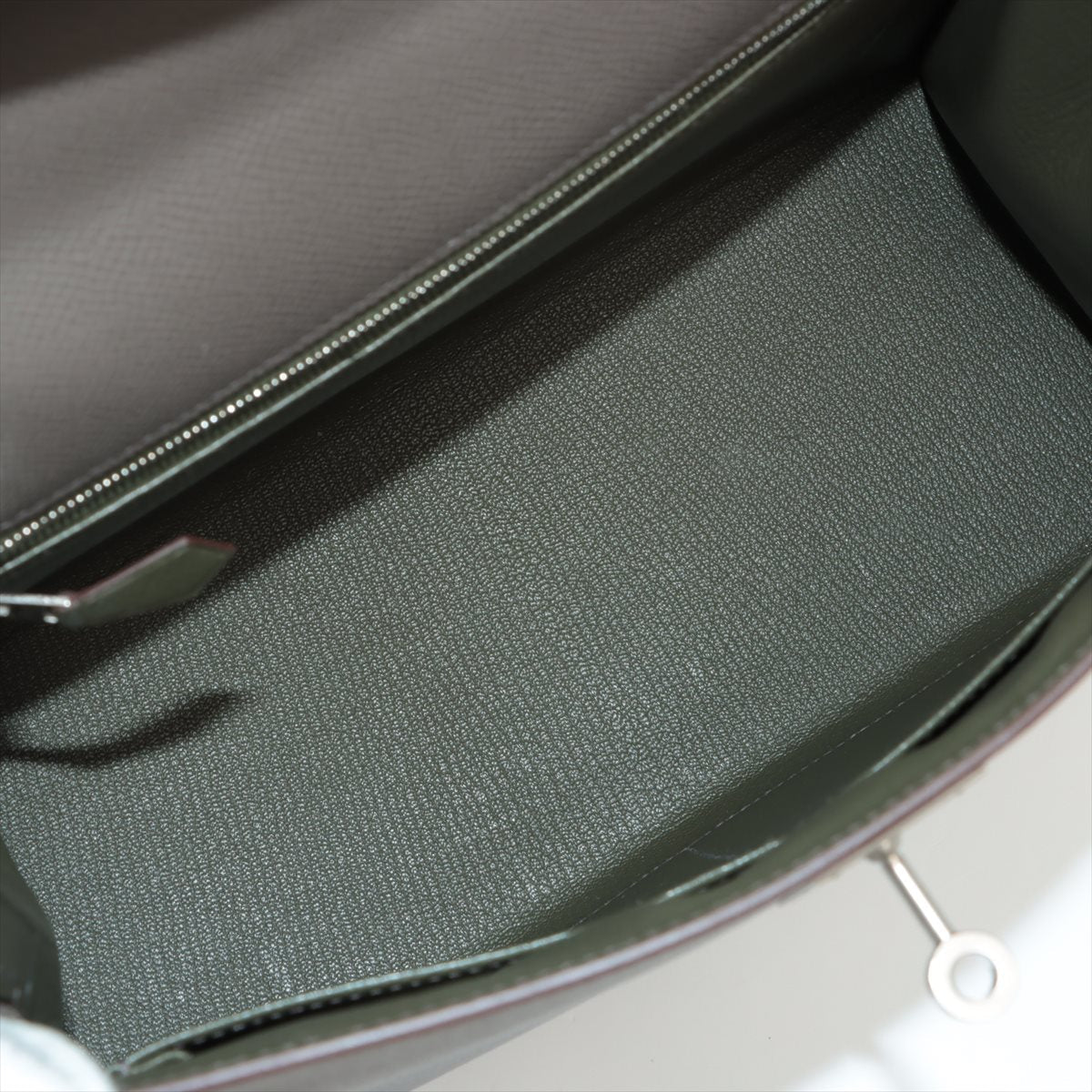 Hermes Special Order Kelly 28 Epsom Etain/Vert Fonce Stamp Y (2020)