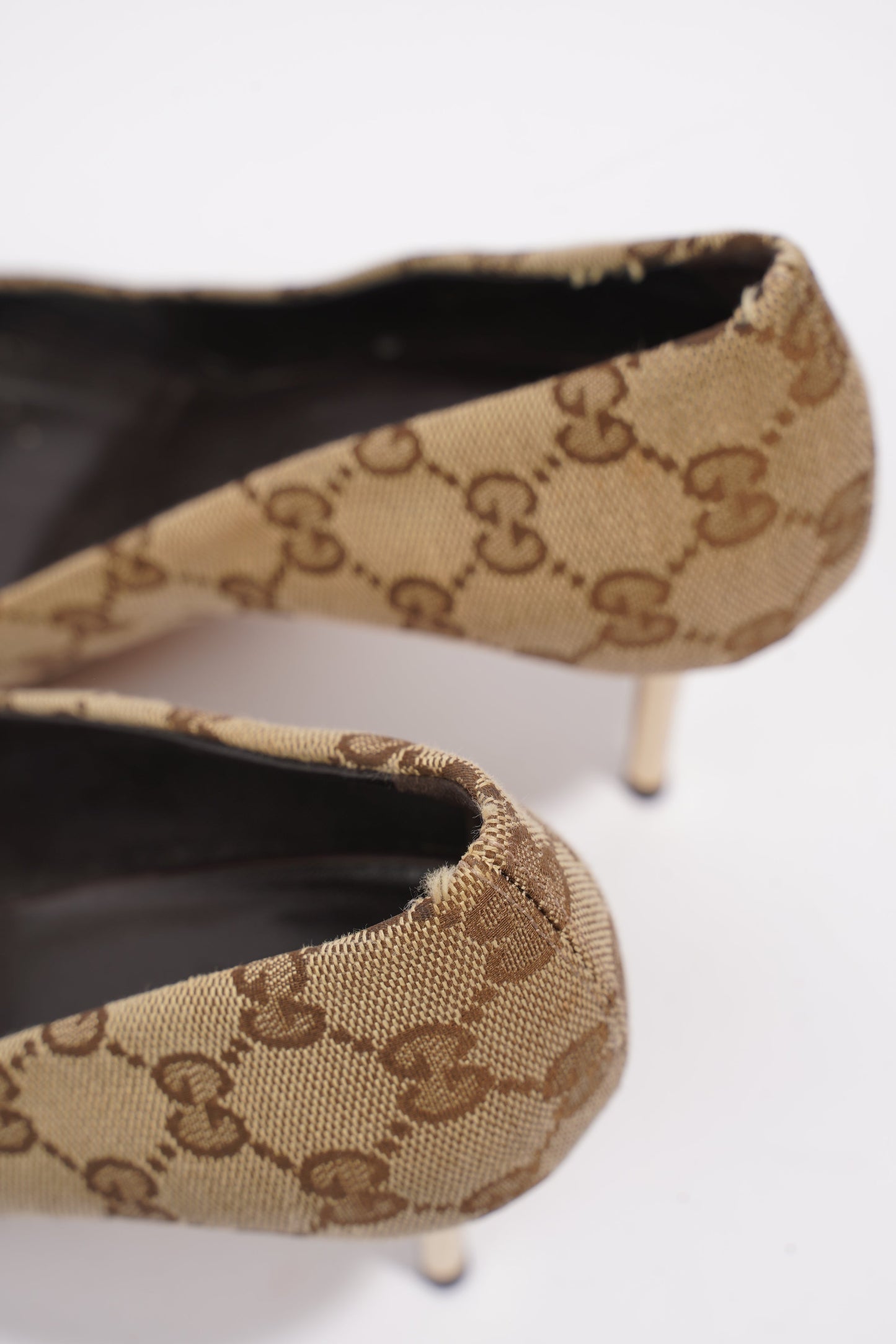 Gucci GG Pumps Beige / Brown Canvas EU 37 UK 4