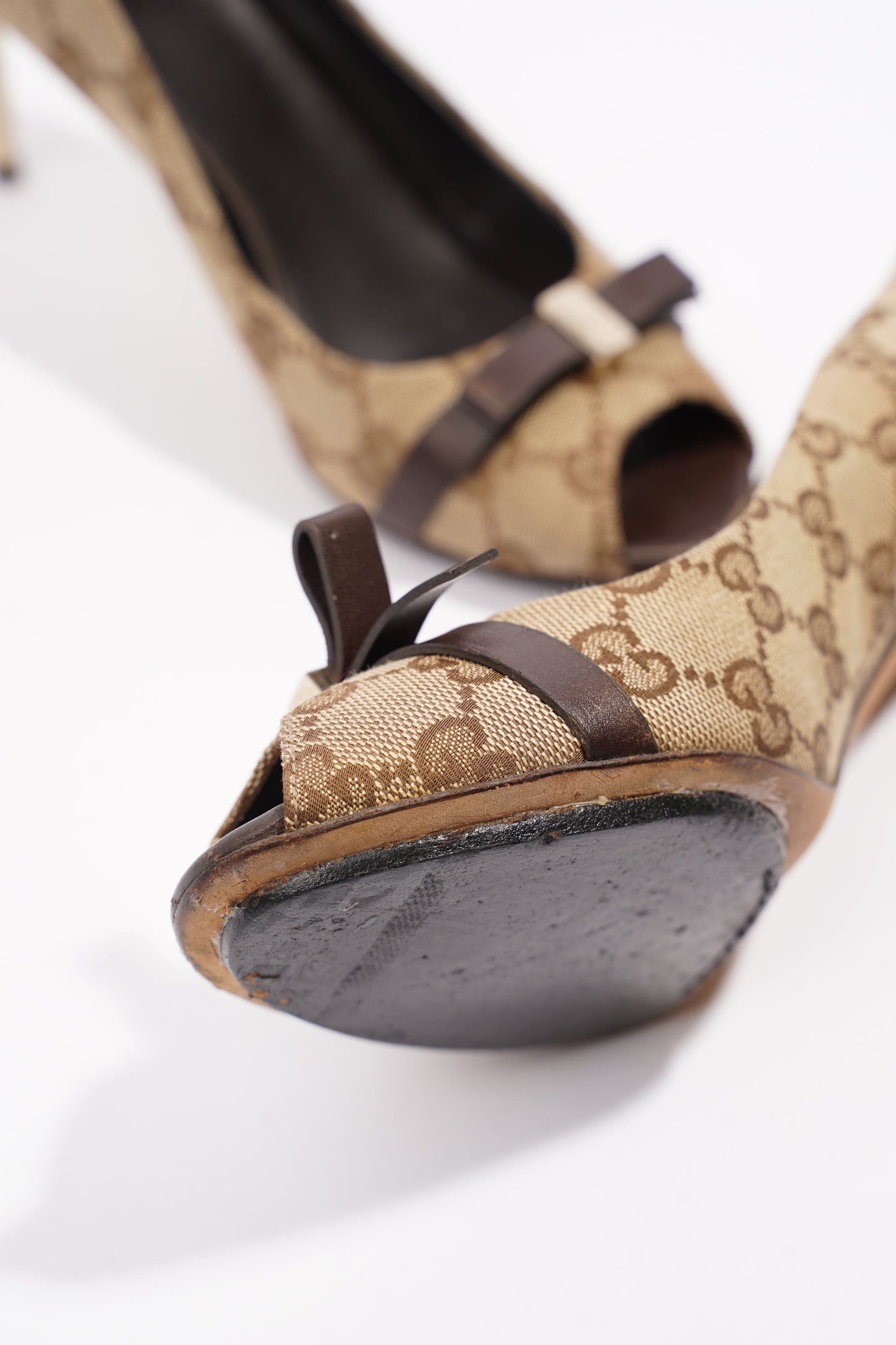Gucci GG Pumps Beige / Brown Canvas EU 37 UK 4