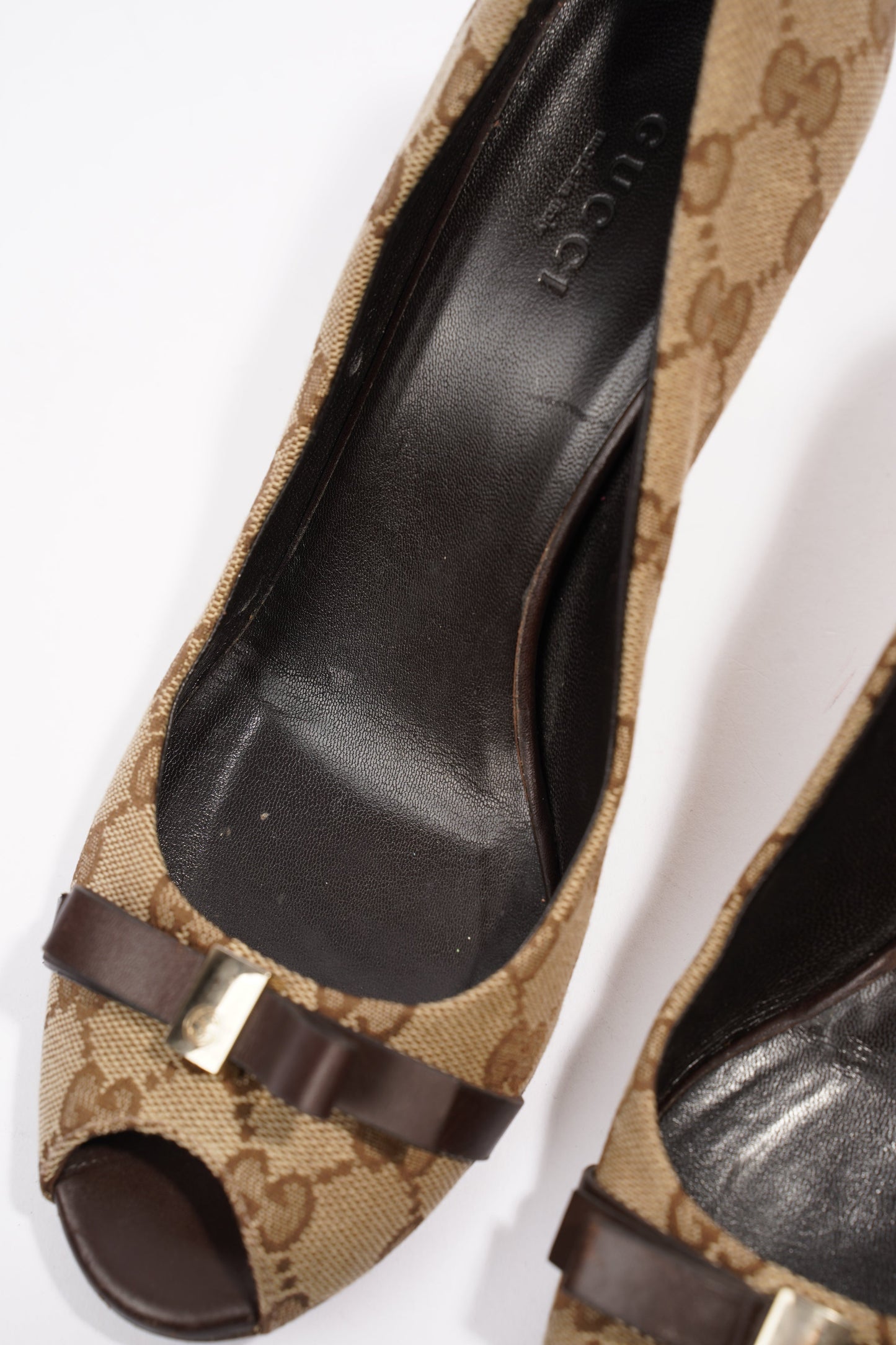 Gucci GG Pumps Beige / Brown Canvas EU 37 UK 4