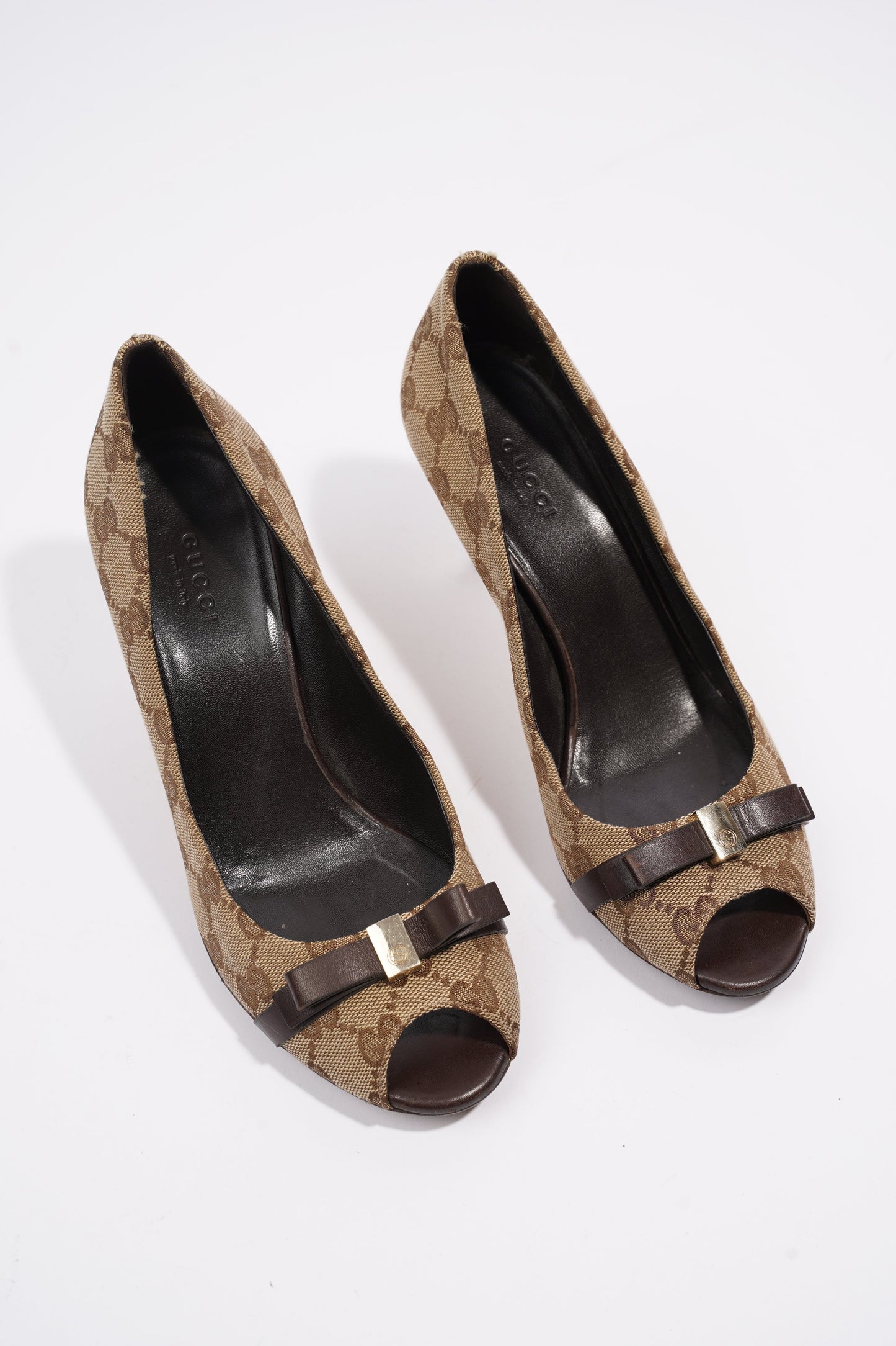 Gucci GG Pumps Beige / Brown Canvas EU 37 UK 4