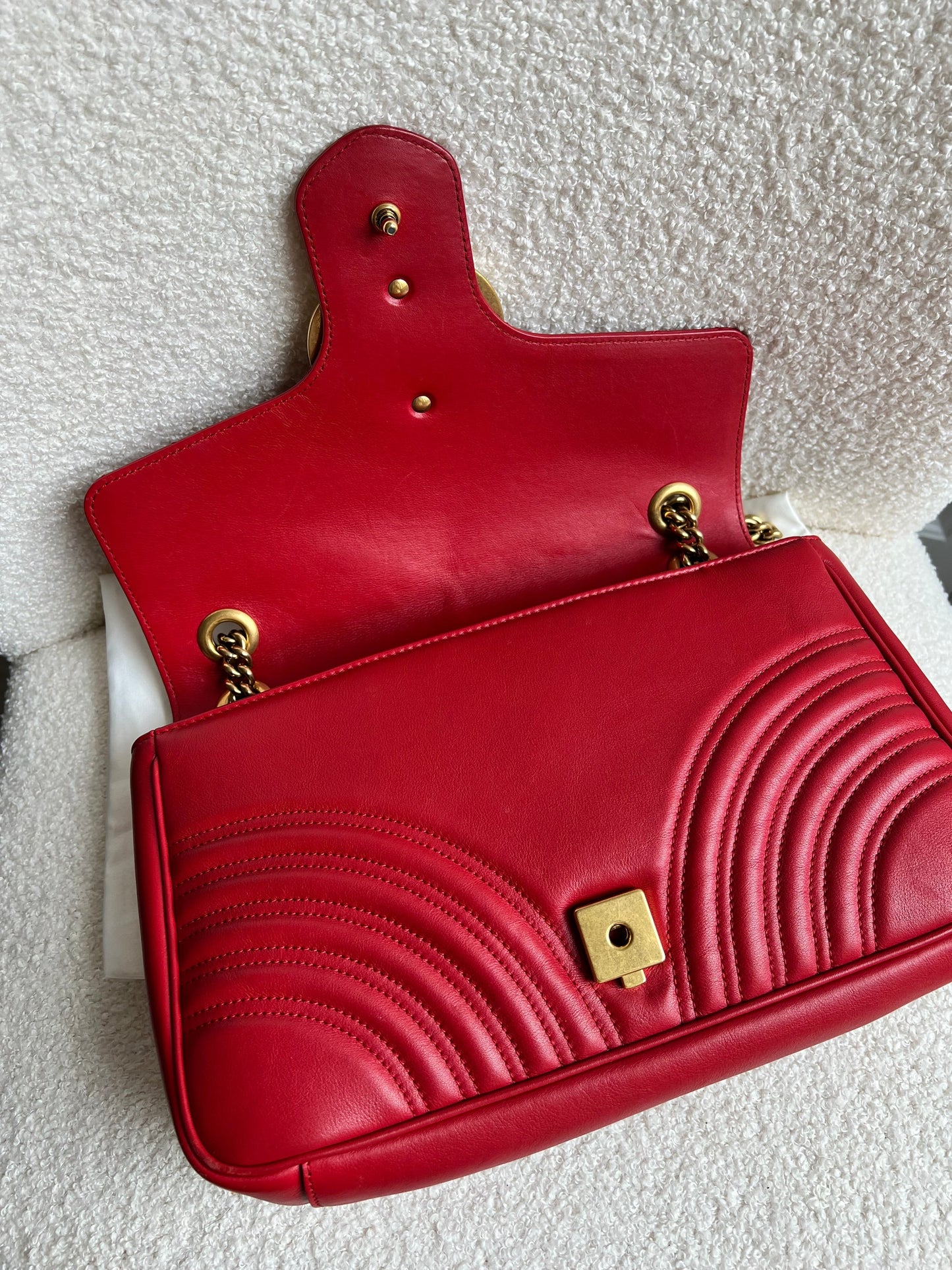 Gucci GG Hibiscus Red Marmont Medium Shoulder Bag (RRP £2,340)