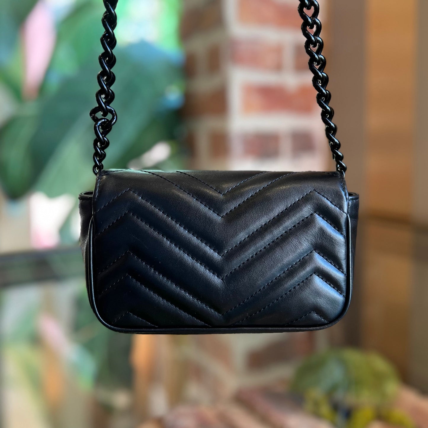 GUCCI GG Marmont Black Calfskin Matelassé Monochrome Chain Belt Bag