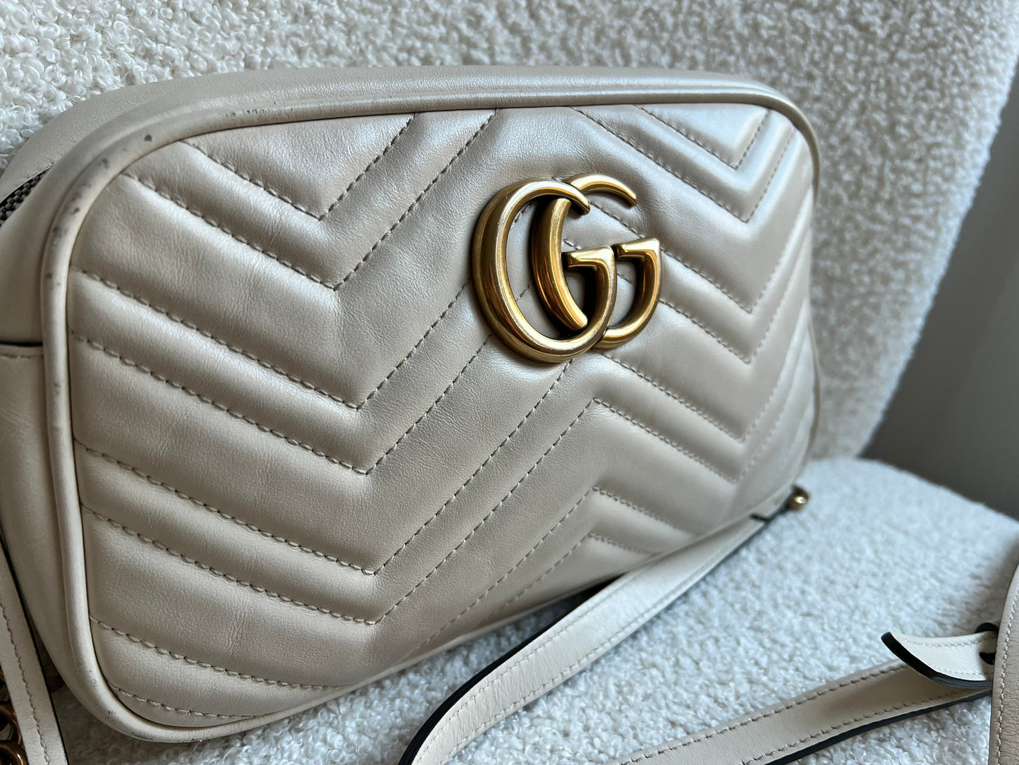 Gucci GG White Marmont Small Shoulder Bag (RRP £1440)